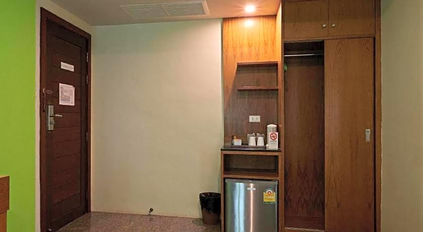 Phuket Ecozy Hotel