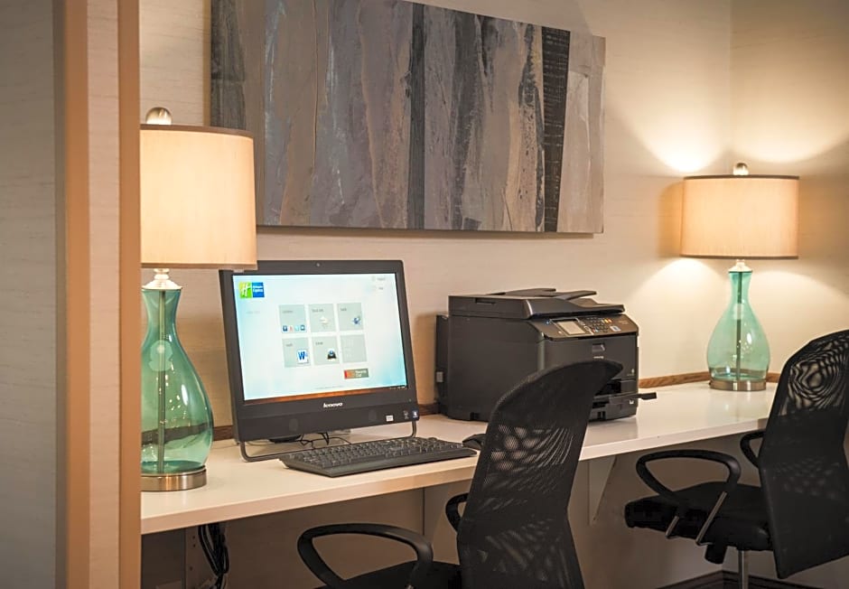 Holiday Inn Express Le Claire Riverfront-Davenport, an IHG Hotel