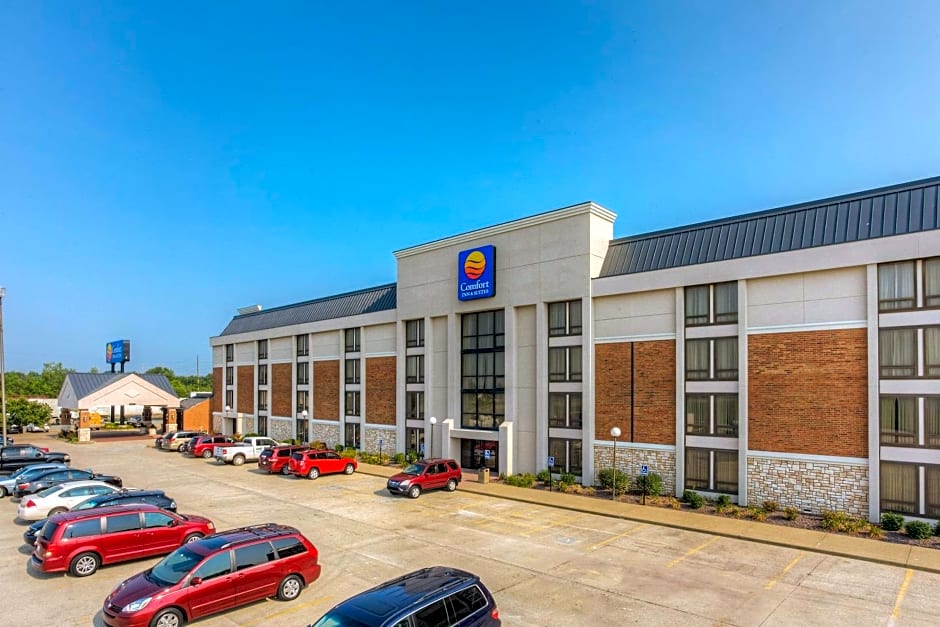 Comfort Inn & Suites Evansville Airport