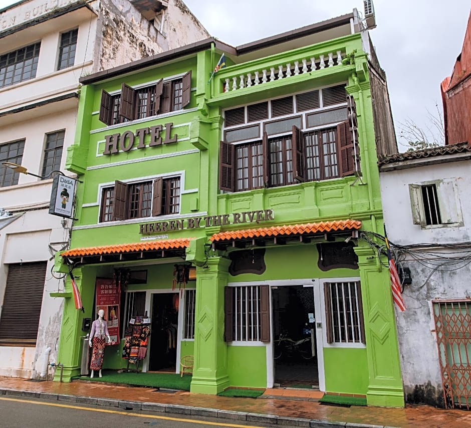 HEEREN BY THE RIVER HOTEL