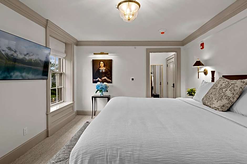 The Davenport Inn