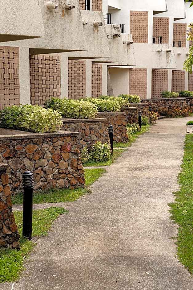 Tropicana Hotel (SHA Extra Plus)