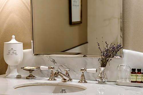 The Charmant Hotel