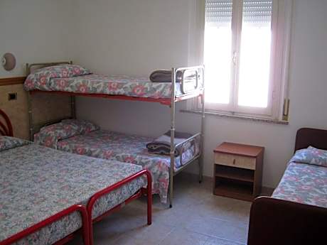 Quintuple Room