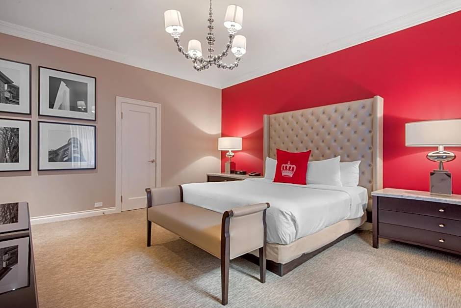 The Omni King Edward Hotel