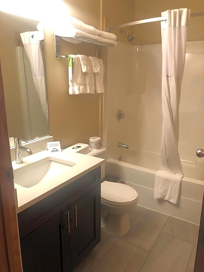 Days Inn by Wyndham Hinton