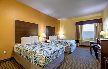 2 Queen Beds | Non-Smoking, Kitchen