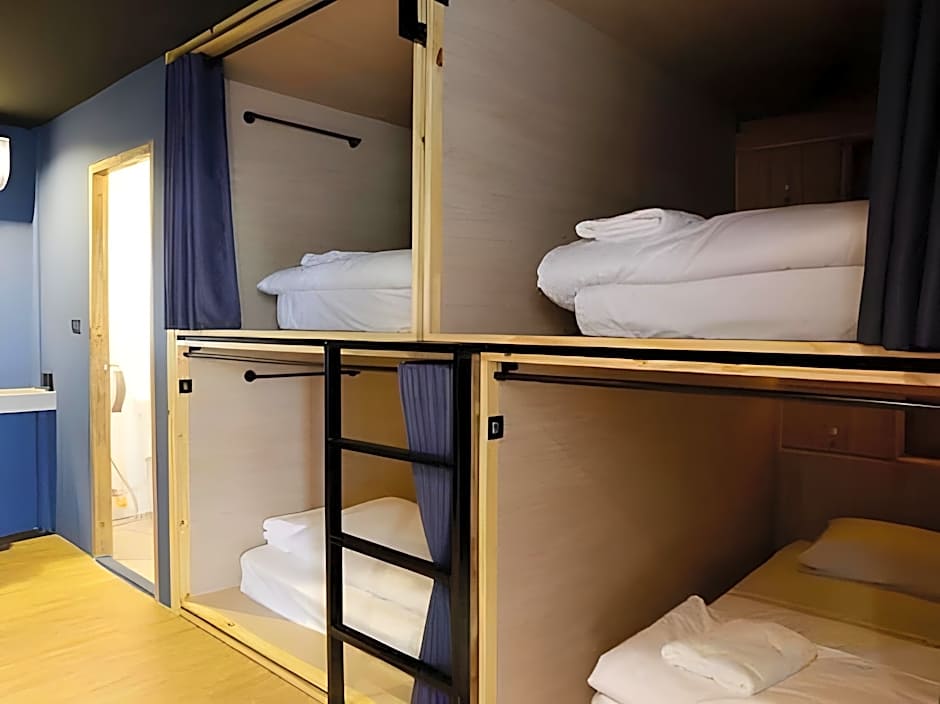 Borbaboom Phuket Poshtel & Hostel