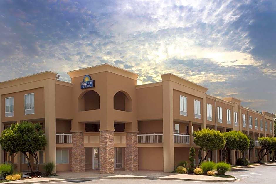 Days Inn by Wyndham Greenville