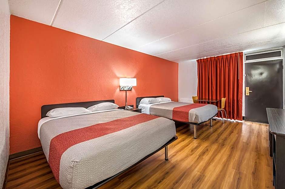 Motel 6 Henderson, Tx