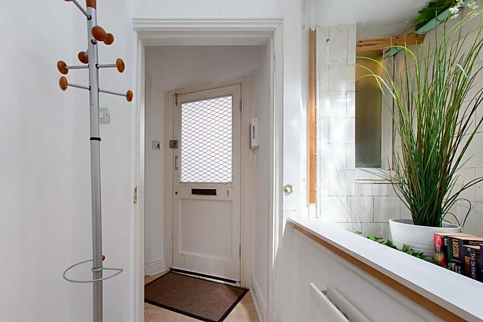 Spacious 1 bed Sloane Square