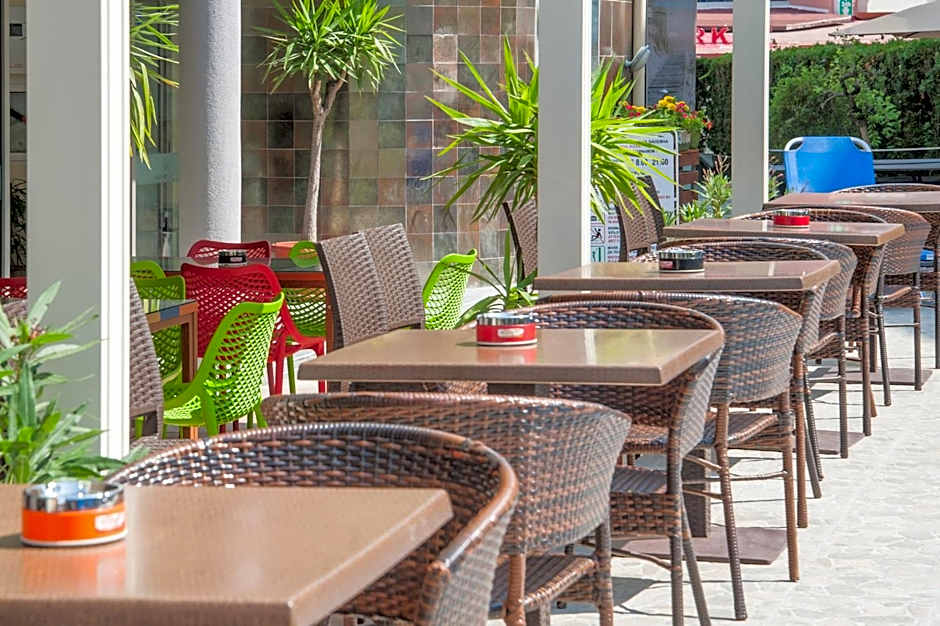 Mariner's Hotel - Self Catering - Adults Only