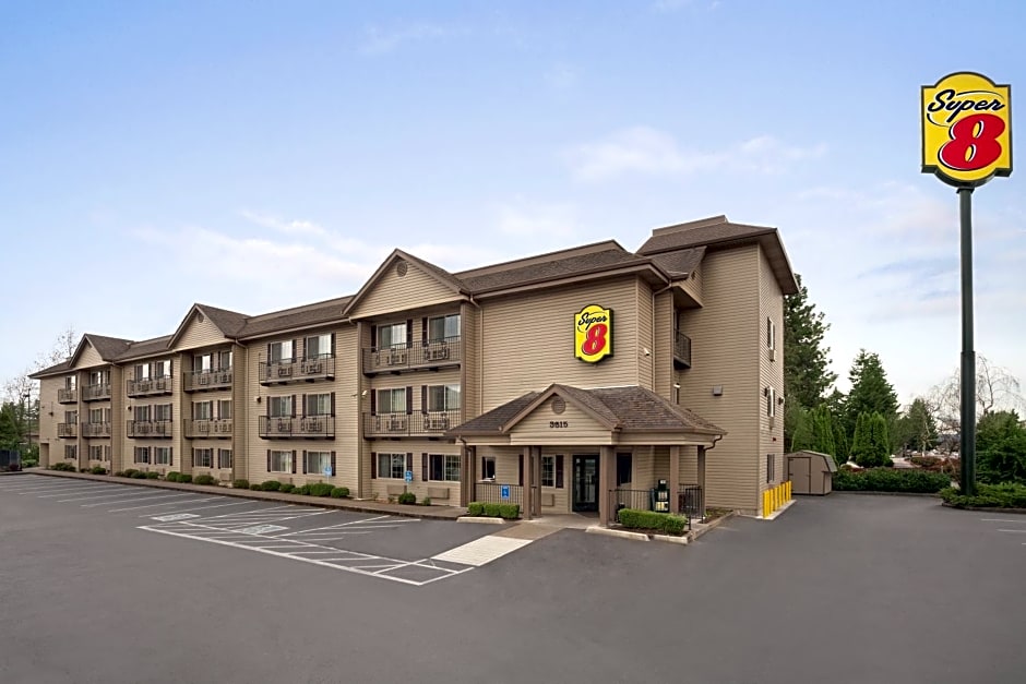 Super 8 by Wyndham Eugene/Springfield
