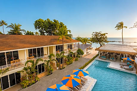 Ark Bar Beach Resort