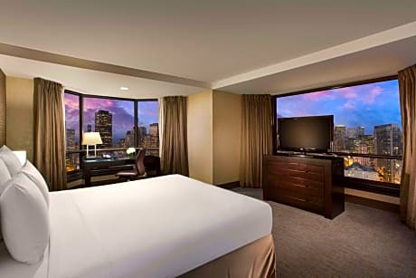 Skyline Suite - One King Bed