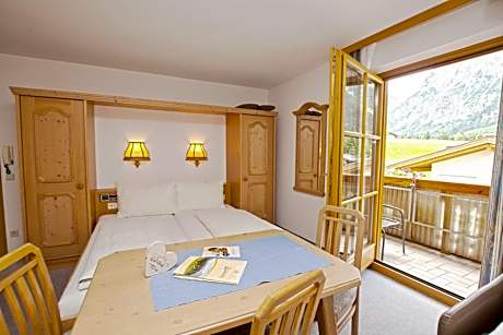 Studio Apartment with Balcony