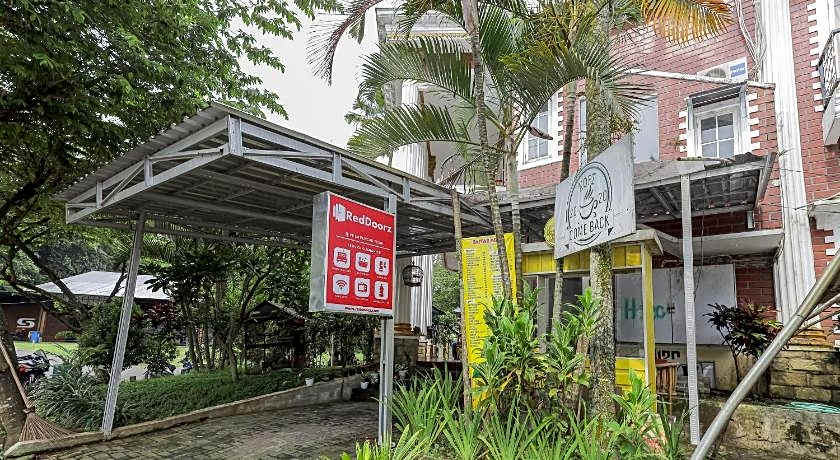 RedDoorz @ Villa Puncak Tidar