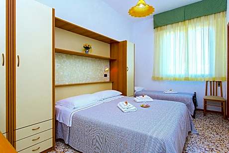 Comfort Triple Room