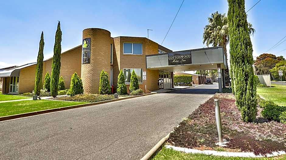 Cottonwood Motor Inn