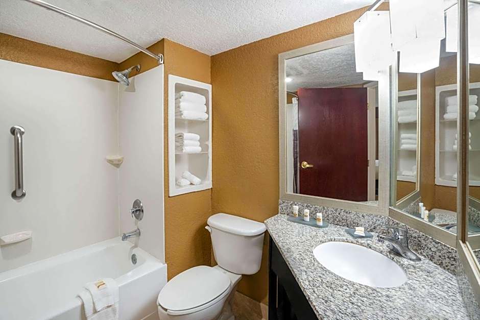 La Quinta Inn & Suites by Wyndham Hot Springs