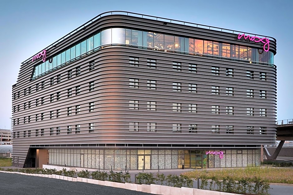 Moxy by Marriott Cologne Bonn Airport