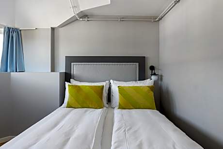 Large 1 Bedroom Apartment with Sofa Bed - Duplex