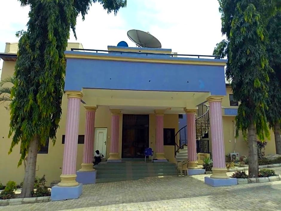 Crown Apartments, Extended Stay Suites