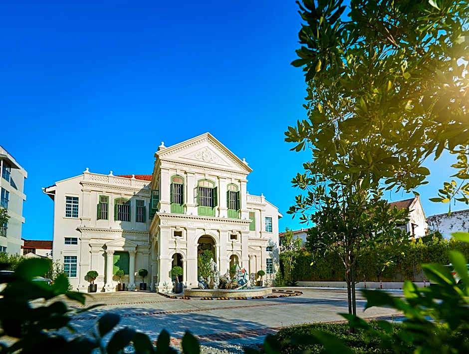 The Edison George Town