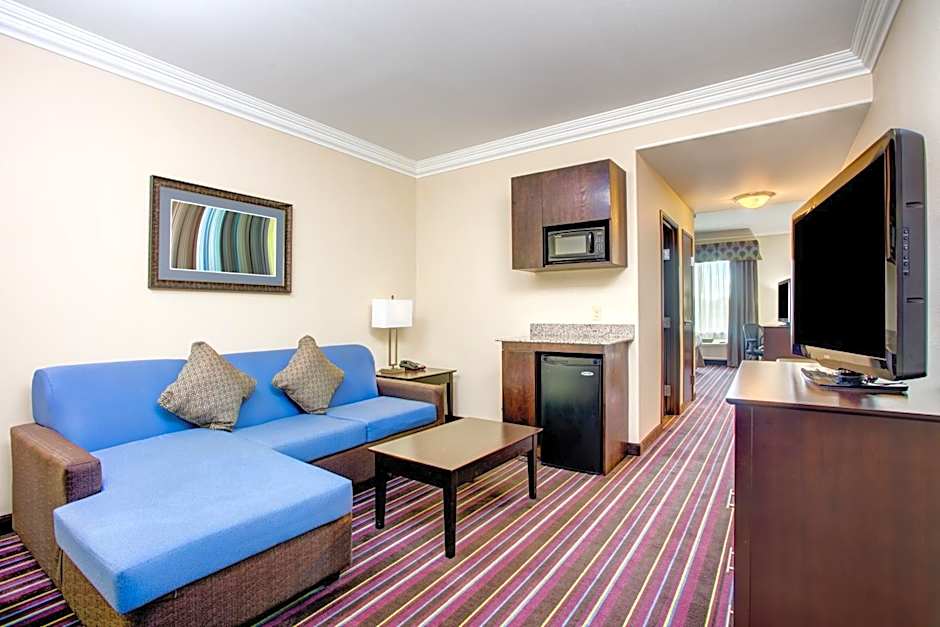 Holiday Inn Express & Suites Raceland - Highway 90 By IHG