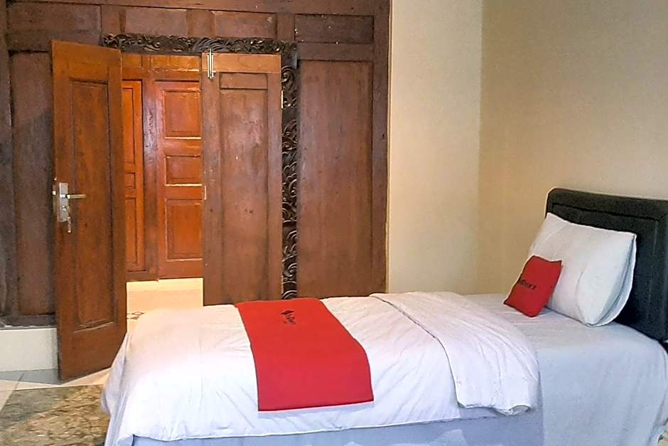 RedDoorz At Hotel Pakem Sari Kaliurang