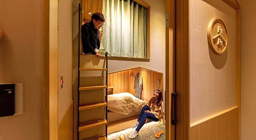 CHO Stay Capsule Hotel (Taoyuan Airport T2)