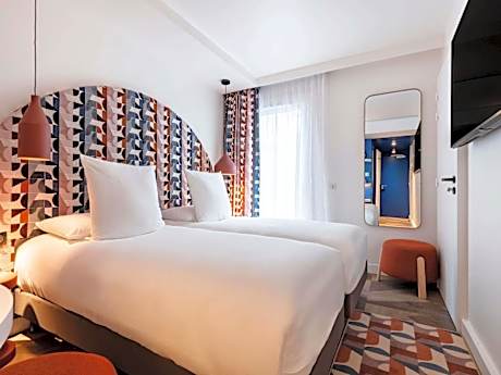 Privilege Room with 2 Single beds