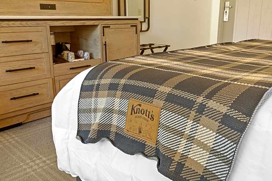 Knott's Berry Farm Hotel