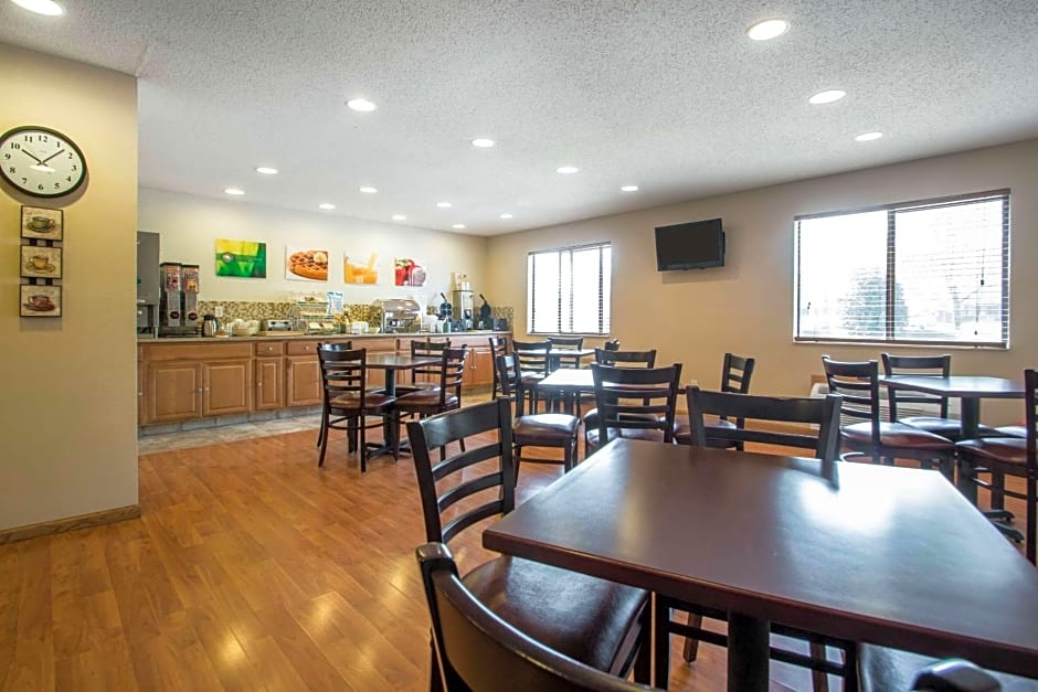 Quality Inn & Suites Sun Prairie