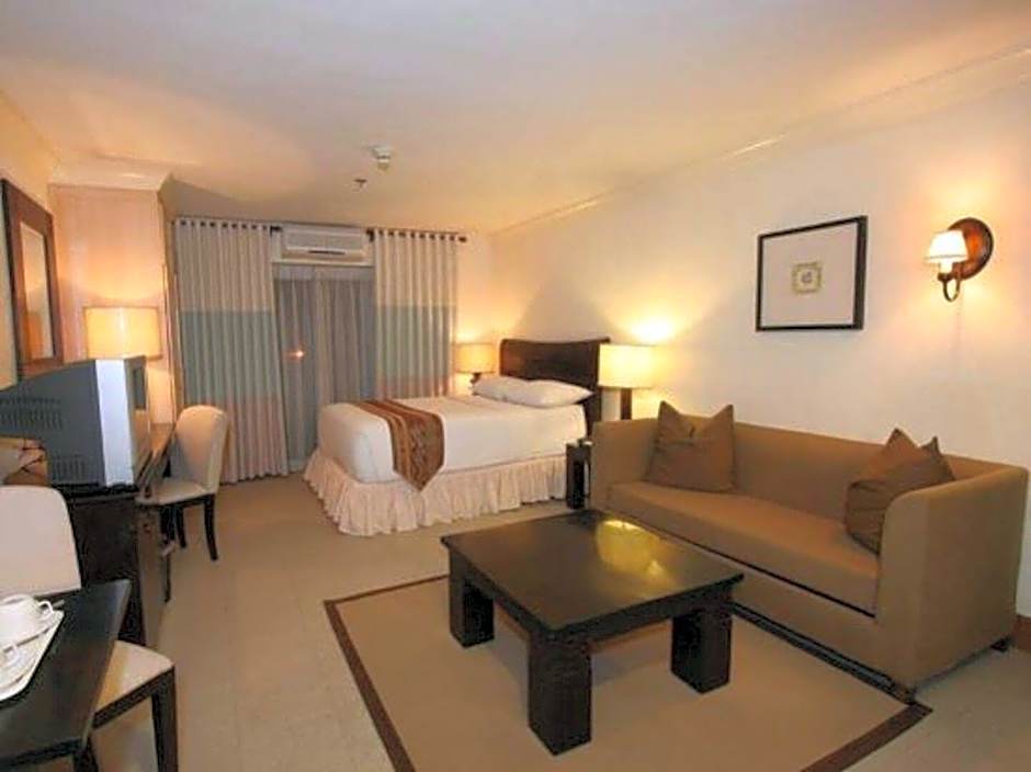 Crown Regency Suites And Residences - Mactan