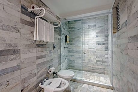 TRIPLE STANDARD DOUBLE BED +1