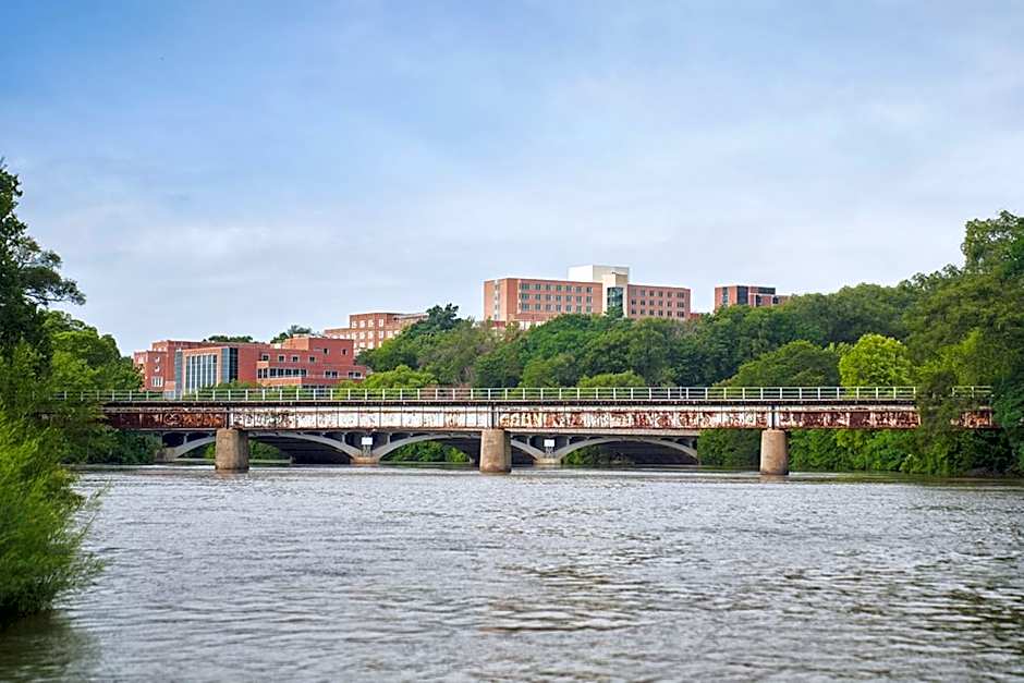 Graduate by Hilton Iowa City