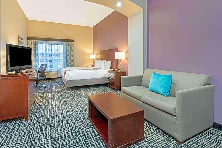 La Quinta Inn & Suites by Wyndham Oklahoma City Yukon