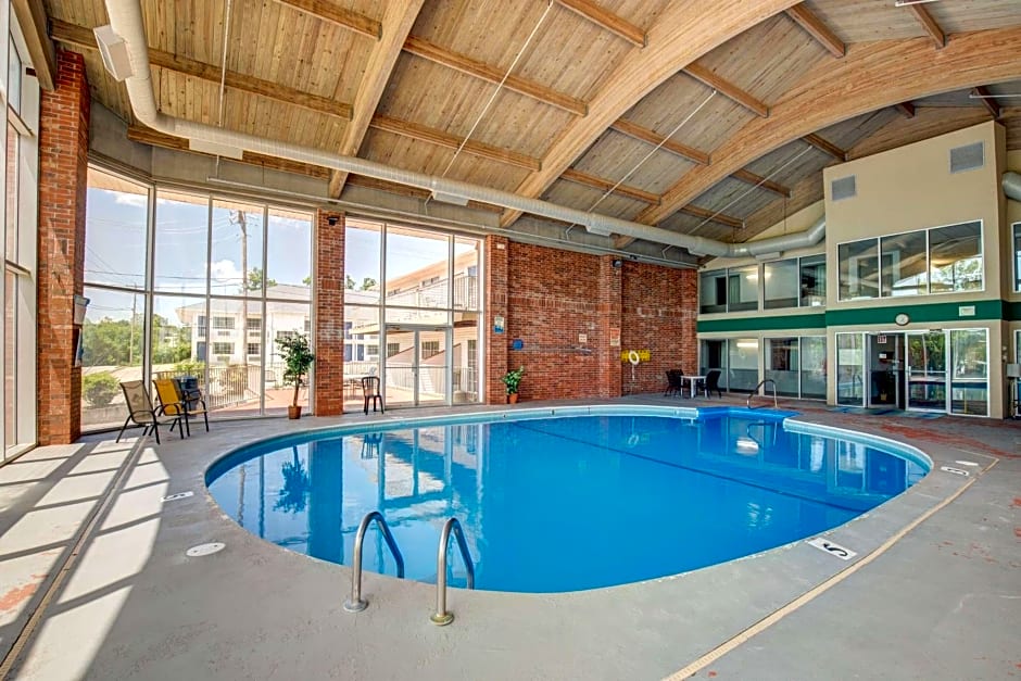 Ramada By Wyndham Branson Theatre District – Branson, MO