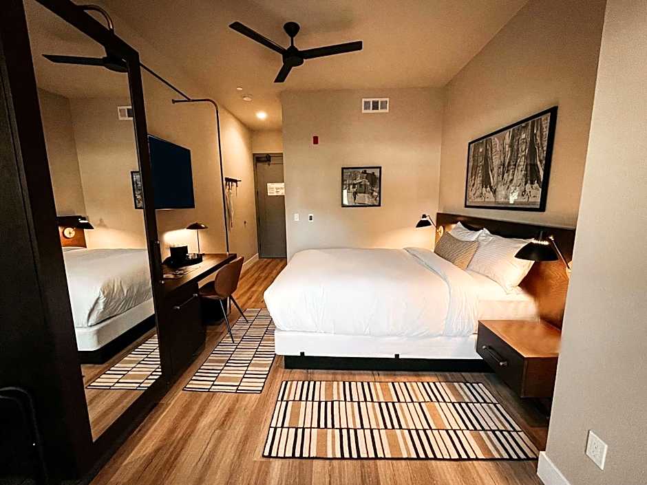 Gateway Hotel, Trademark Collection by Wyndham