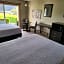 Lakeshore Lodge