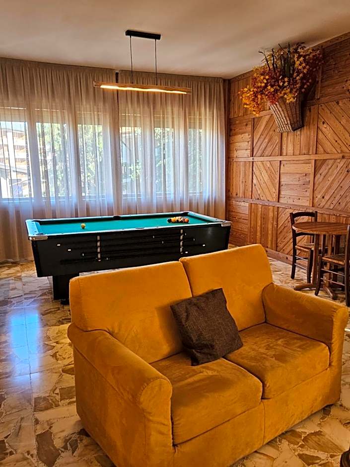 Hotel Holiday Debili