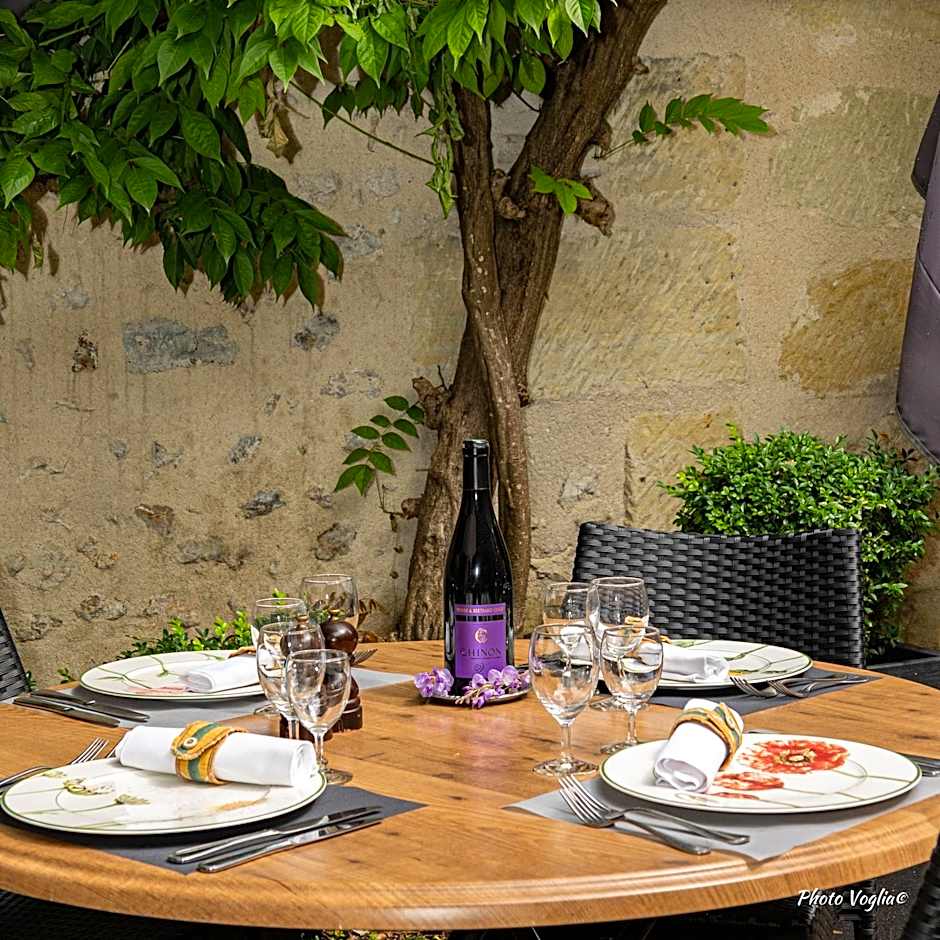 Logis Auberge Le Colombien - Hôtel et Restaurant