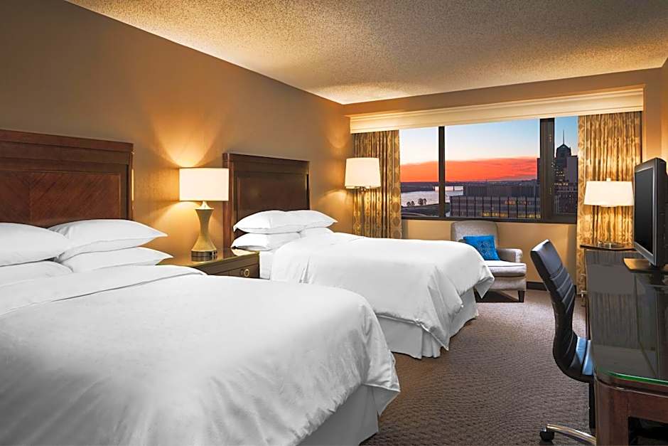 Memphis Riverline Hotel