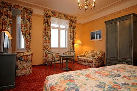 Junior Suite (2 Adults)