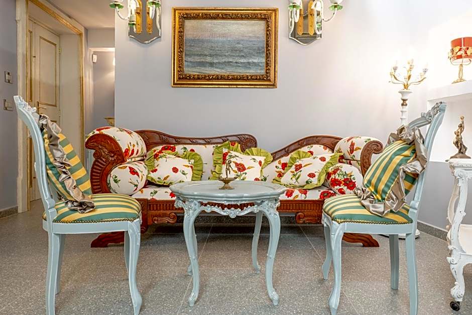 The Crown Palace - Gallipoli