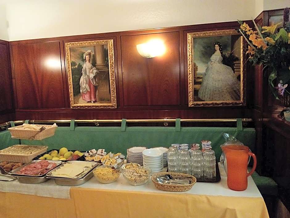Hotel Diana