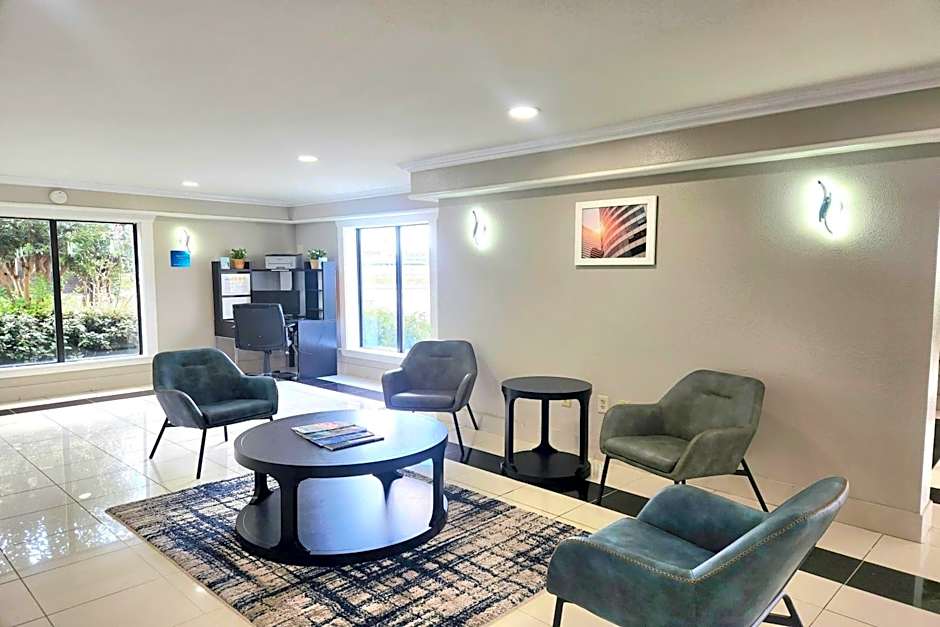 Days Inn by Wyndham Houston