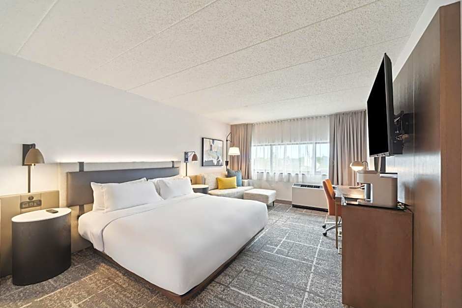 Crowne Plaza Lansing