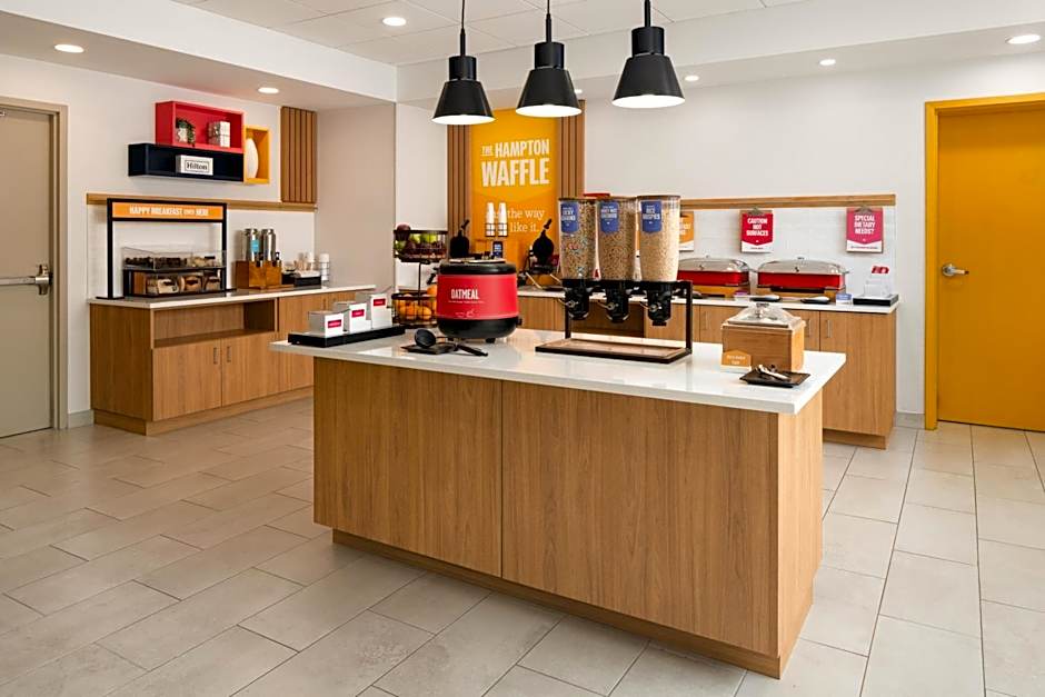 Hampton Inn By Hilton Neptune/Wall